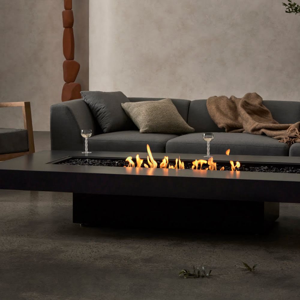 Gin 90 Low Ethanol Fire Pit Table Close Up